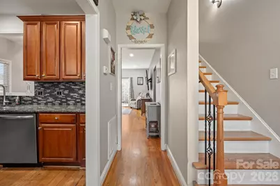 1107 16th Avenue Place NW, Hickory, NC 28601 - Photo 9