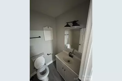 386 17th Avenue NE, Hickory, NC 28601 - Photo 9