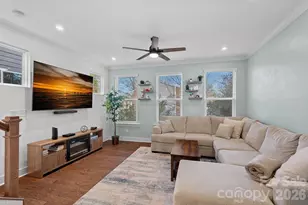 4012 Capital Rdg Ct, Charlotte, NC 28205 - Photo 1