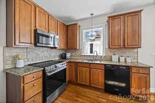 1039 Hunters Run Dr, Tega Cay, SC 29708 - Photo 9