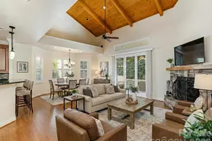 133 Towne Pl Dr, Hendersonville, NC 28792 - Photo 5