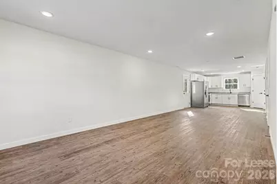 106 10th Avenue SE, Hickory, NC 28602 - Photo 5