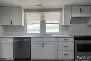 29 5th St, Waynesville, NC 28786 - Photo 9