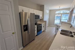 5320 Jocelyn Ln, Charlotte, NC 28269 - Photo 3