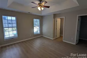 5320 Jocelyn Ln, Charlotte, NC 28269 - Photo 7