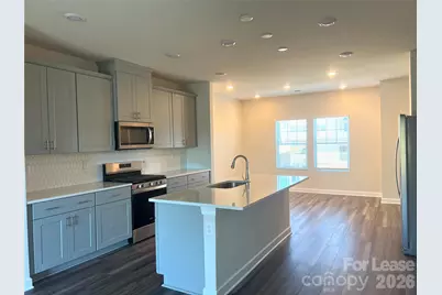 3718 Memorial Parkway, Charlotte, NC 28217 - Photo 5