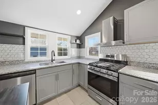 330 Harrington St NW, Lenoir, NC 28645 - Photo 15