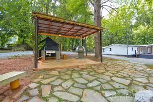 5821 Hornet Dr, Charlotte, NC 28216 - Photo 43