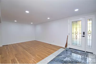 5821 Hornet Drive, Charlotte, NC 28216 - Photo 7