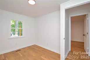 5821 Hornet Dr, Charlotte, NC 28216 - Photo 33