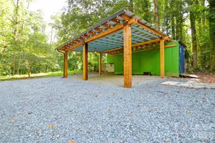 5821 Hornet Dr, Charlotte, NC 28216 - Photo 41