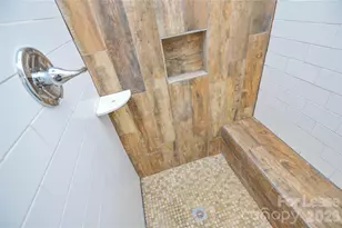 5821 Hornet Dr, Charlotte, NC 28216 - Photo 19