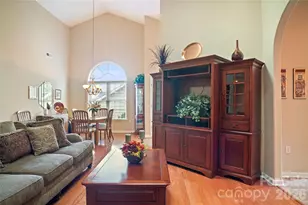 13 Stonebridge Dr, Asheville, NC 28805 - Photo 9