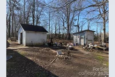 7626 Nc 90 Highway E, Stony Point, NC 28678 - Photo 9