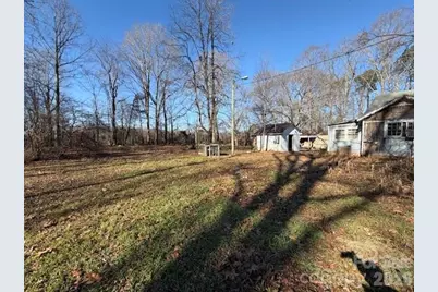 7626 Nc 90 Highway E, Stony Point, NC 28678 - Photo 5