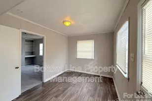 907 Bannister Pl, Charlotte, NC 28213 - Photo 11