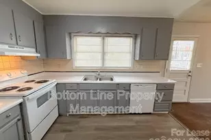 907 Bannister Pl, Charlotte, NC 28213 - Photo 7