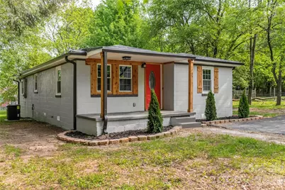 1705 E Cloaninger Avenue, Statesville, NC 28625 - Photo 1