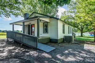 1705 E Cloaninger Ave, Statesville, NC 28625 - Photo 5