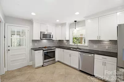 931 Hickory Nut Street, Charlotte, NC 28205 - Photo 13