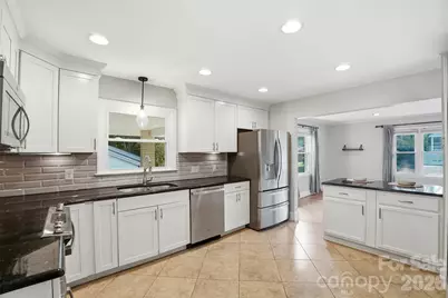 931 Hickory Nut Street, Charlotte, NC 28205 - Photo 9