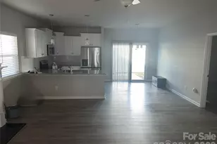 4112 Stoneygreen Ln, Charlotte, NC 28215 - Photo 3