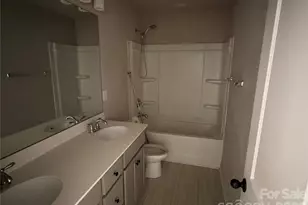 4112 Stoneygreen Ln, Charlotte, NC 28215 - Photo 19