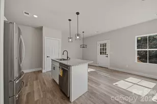 1225 39th St Cir SW, Hickory, NC 28602 - Photo 7