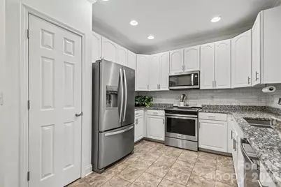 1000 E Woodlawn Road #208, Charlotte, NC 28209 - Photo 7