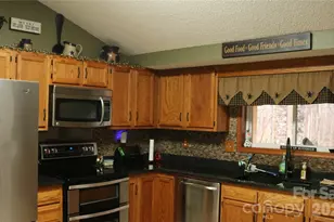 100 Ridgeview Dr, Hendersonville, NC 28792 - Photo 3