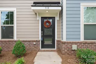 318 Simeon Dr, Charlotte, NC 28208 - Photo 9