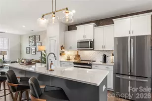 318 Simeon Dr, Charlotte, NC 28208 - Photo 13