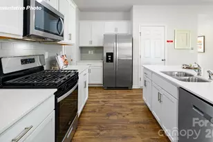 6617 Barcelona Wy, Charlotte, NC 28214 - Photo 7