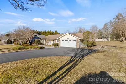 32 Stone House Road, Hendersonville, NC 28739 - Photo 3