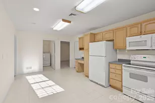 32 Stone House Rd, Hendersonville, NC 28739 - Photo 19