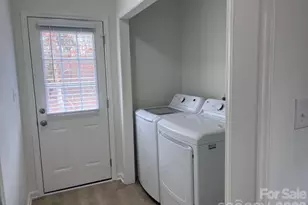 211 Honeycutt Rd, Troutman, NC 28166 - Photo 9