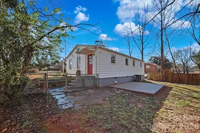 1512 N Deal Avenue, Newton, NC 28658 - Photo 3