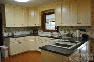 816 Avondale Rd, Gastonia, NC 28054 - Photo 9