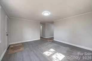 25 N Davis Ave, Newton, NC 28658 - Photo 15