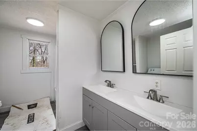 25 N Davis Avenue, Newton, NC 28658 - Photo 35