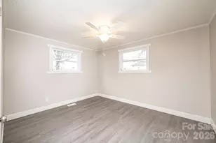 25 N Davis Ave, Newton, NC 28658 - Photo 25