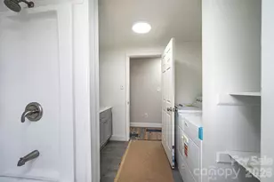 25 N Davis Ave, Newton, NC 28658 - Photo 19