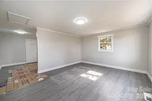 25 N Davis Ave, Newton, NC 28658 - Photo 15