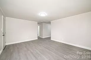 25 N Davis Ave, Newton, NC 28658 - Photo 15