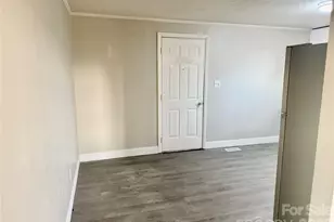 25 N Davis Ave, Newton, NC 28658 - Photo 9