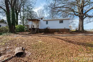 25 N Davis Ave, Newton, NC 28658 - Photo 9