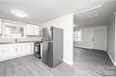 25 N Davis Avenue, Newton, NC 28658 - Photo 11