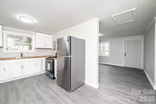 25 N Davis Ave, Newton, NC 28658 - Photo 11