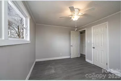 25 N Davis Avenue, Newton, NC 28658 - Photo 27