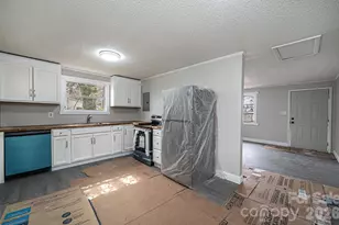 25 N Davis Ave, Newton, NC 28658 - Photo 31